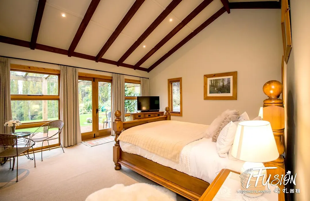 The Canyons B&B-1